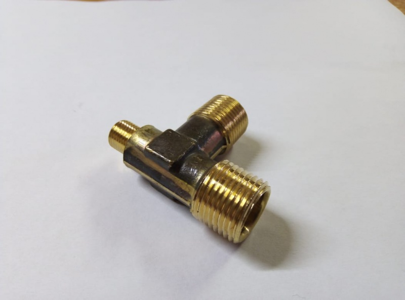 Тройник М10 х К18 х М18 (М10 х М3/8 х М18)